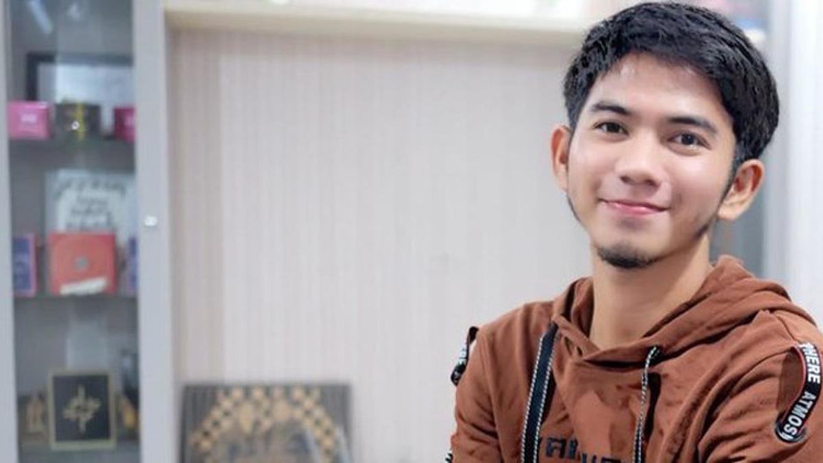 Menggapai Senja di Rumah Rizki Hidayat: Wisata Seru yang Tidak Pernah Penuh